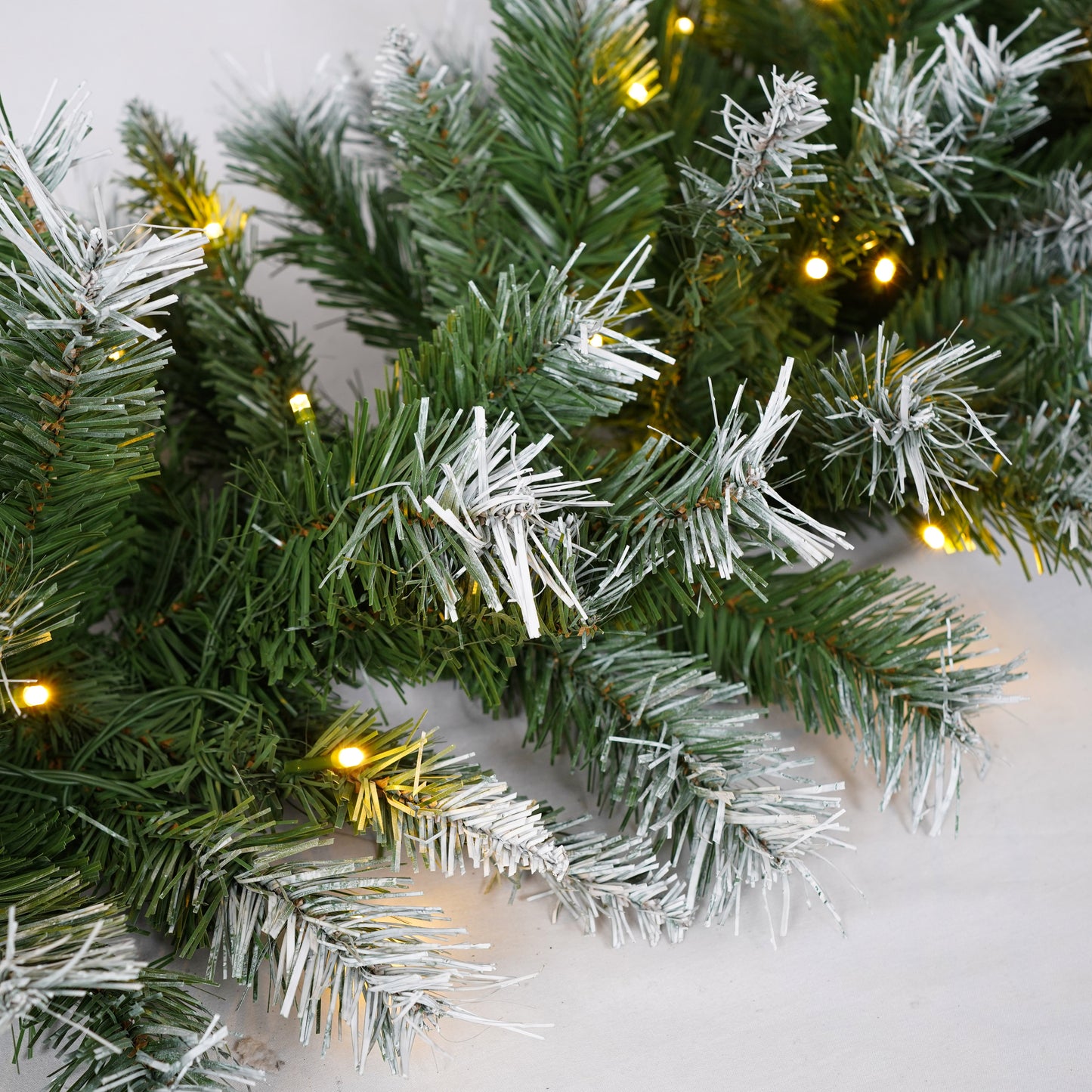 3-Piece Pre-Lit Christmas Wreath Set, SESSLIFE Artificial Norfolk-Style Wreath and Entrance Trees for Holiday Home Decor, Easy Assembly, White-Green